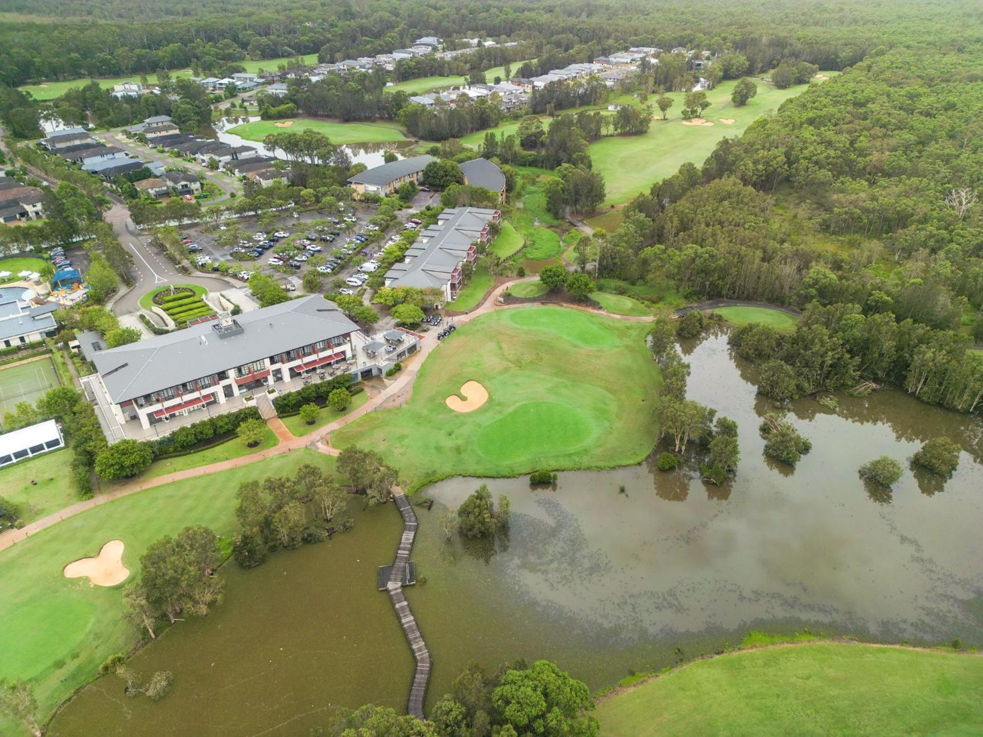 Mercure Kooindah Waters Central Coast Wyong Exterior photo